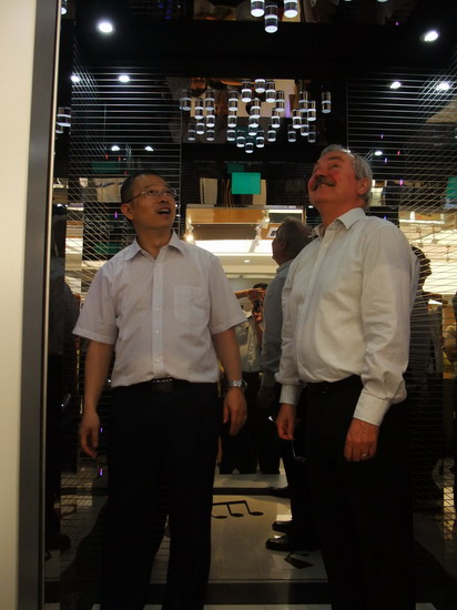 歐司朗光電半導(dǎo)體公司全球總裁到我司參觀