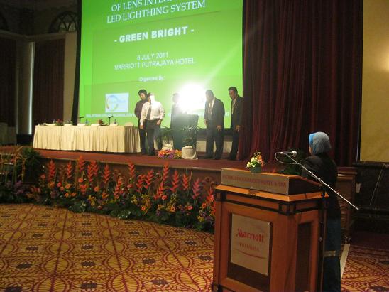 【業務發展】我司LED二代路燈迎來新的曙光